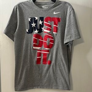 Nike Men's Gray 'Just Do It' T-Shirt